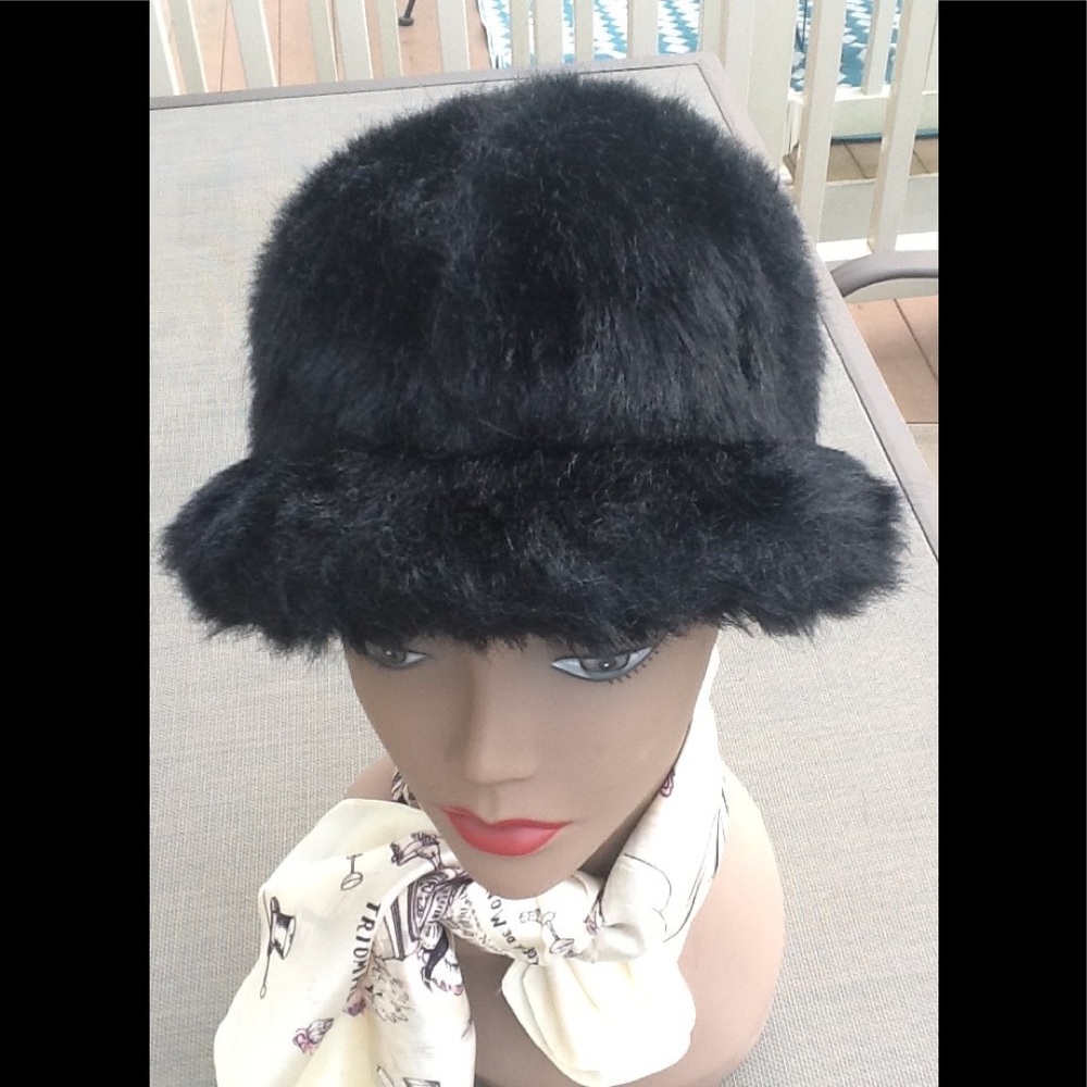 Faux fur black bucket hat